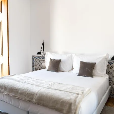 Flora Chiado Lägenhet