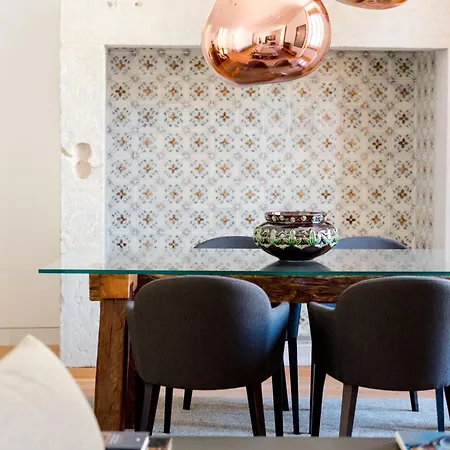 Flora Chiado Apartment