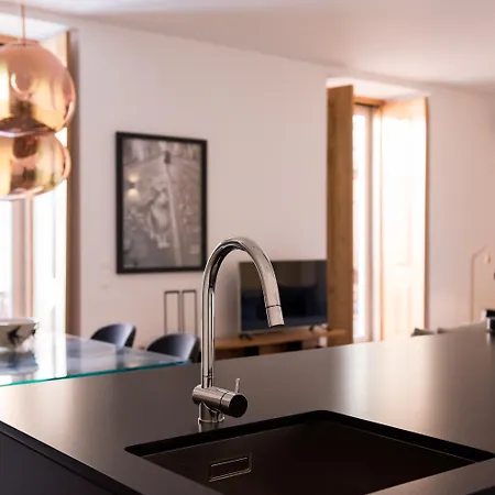 Flora Chiado Lägenhet *