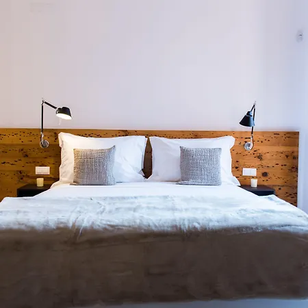 Flora Chiado Апартаменты Лиссабон