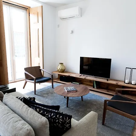 Flora Chiado Апартаменты Лиссабон