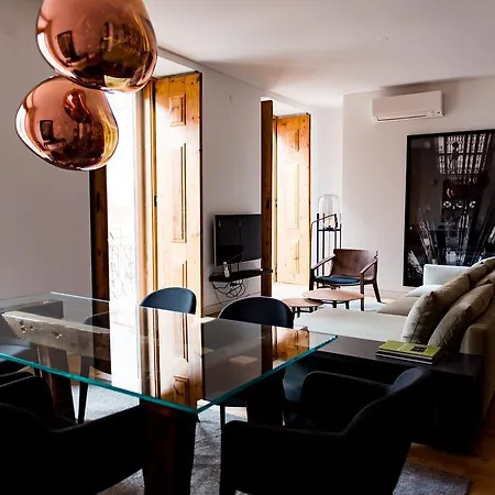 Flora Chiado Lägenhet *