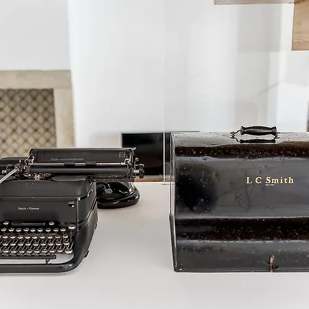 Flora Chiado Апартаменты Лиссабон