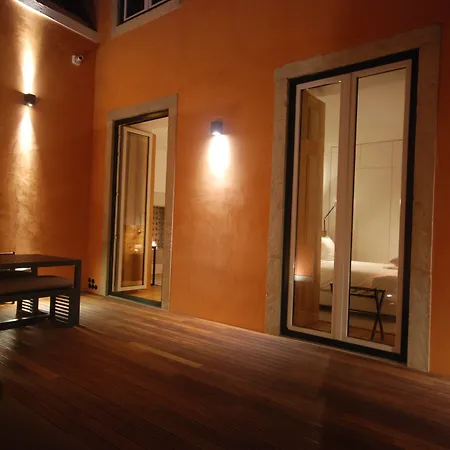 فلورا تشيادو *