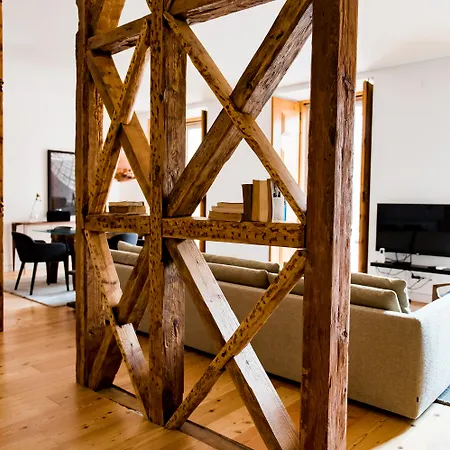 Flora Chiado Apartment